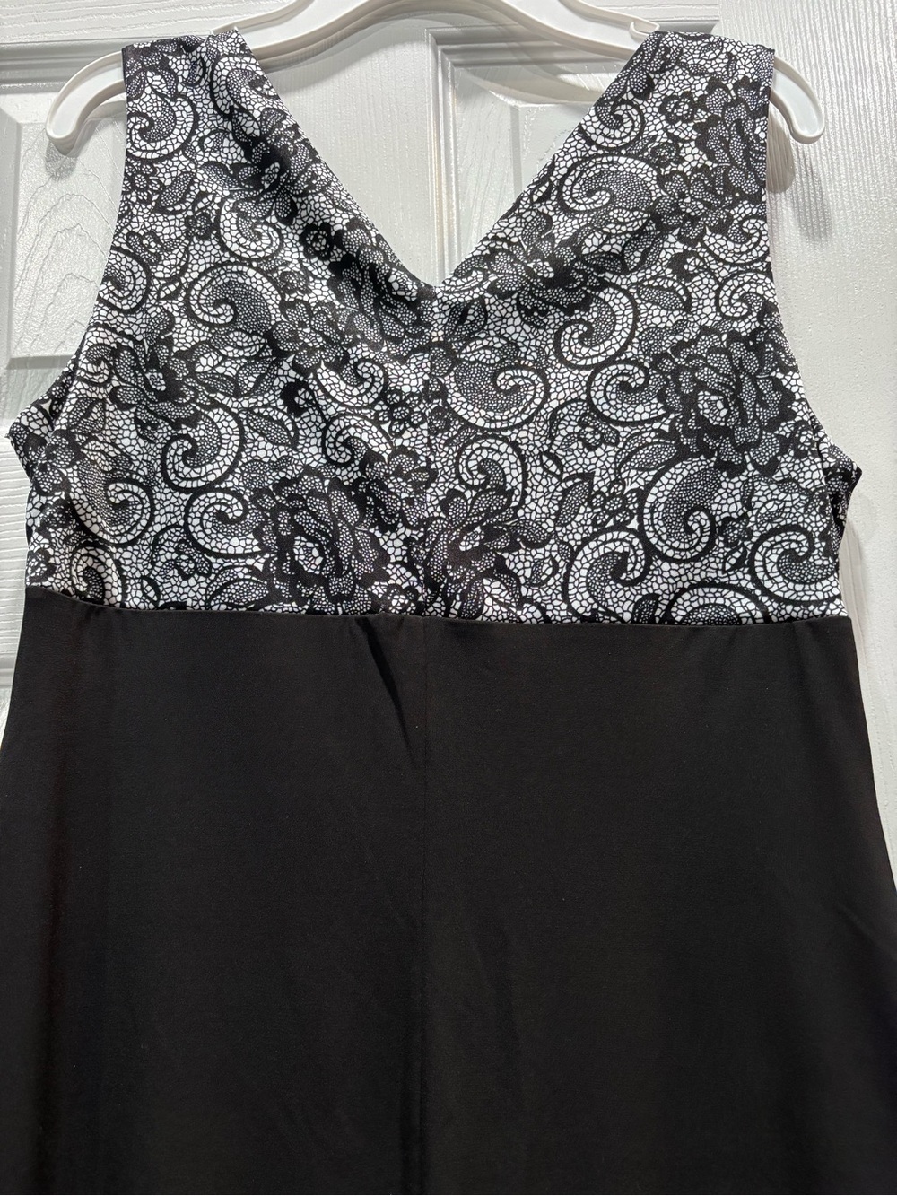 Sweet Storm Black and Silver Patterned V-Neck Midi Dress - Picture 6 of 6